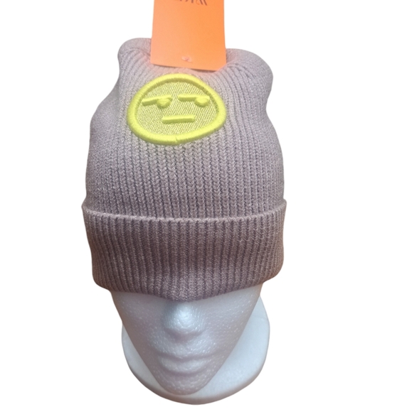 NWT Knit Beanie Tan Unisex One Size Poly Blend Soft Warm Stocking Stuffer - Picture 2 of 9